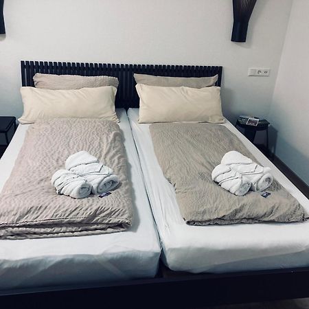 Free Apartment - Ermstal Bad Urach Eksteriør billede