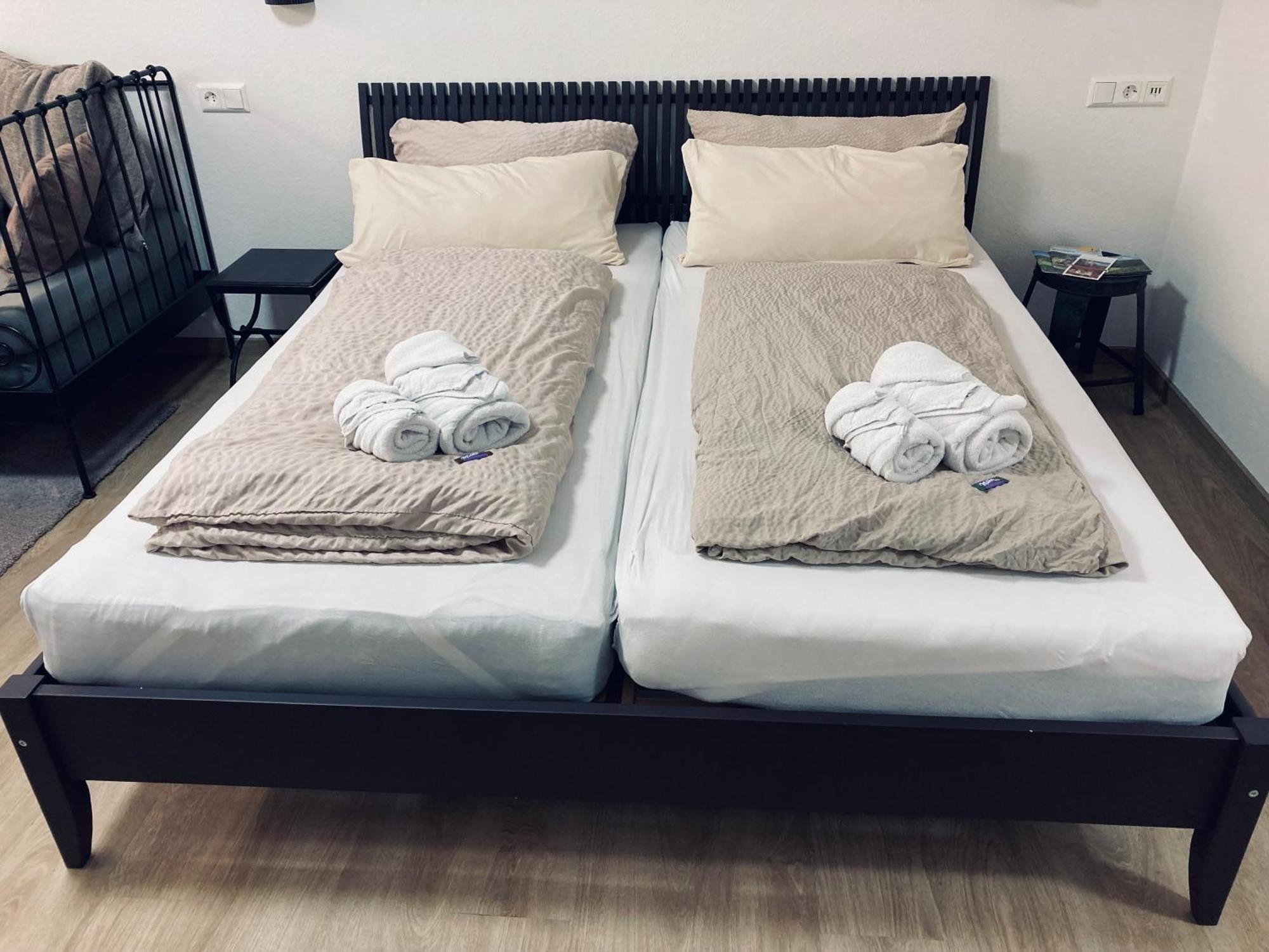 Free Apartment - Ermstal Bad Urach Eksteriør billede
