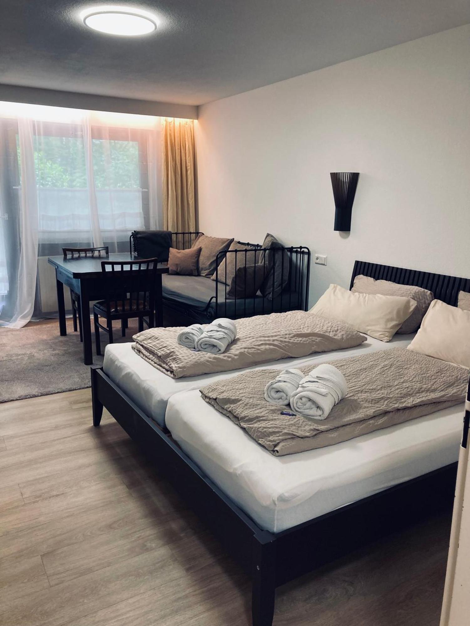 Free Apartment - Ermstal Bad Urach Eksteriør billede