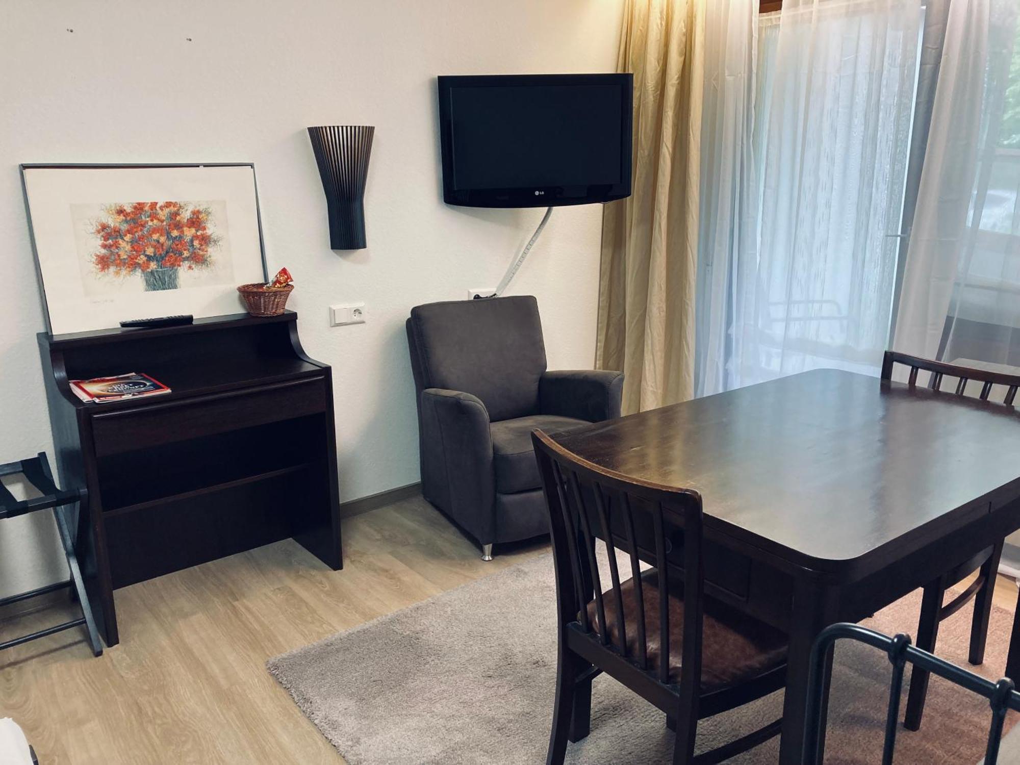 Free Apartment - Ermstal Bad Urach Eksteriør billede