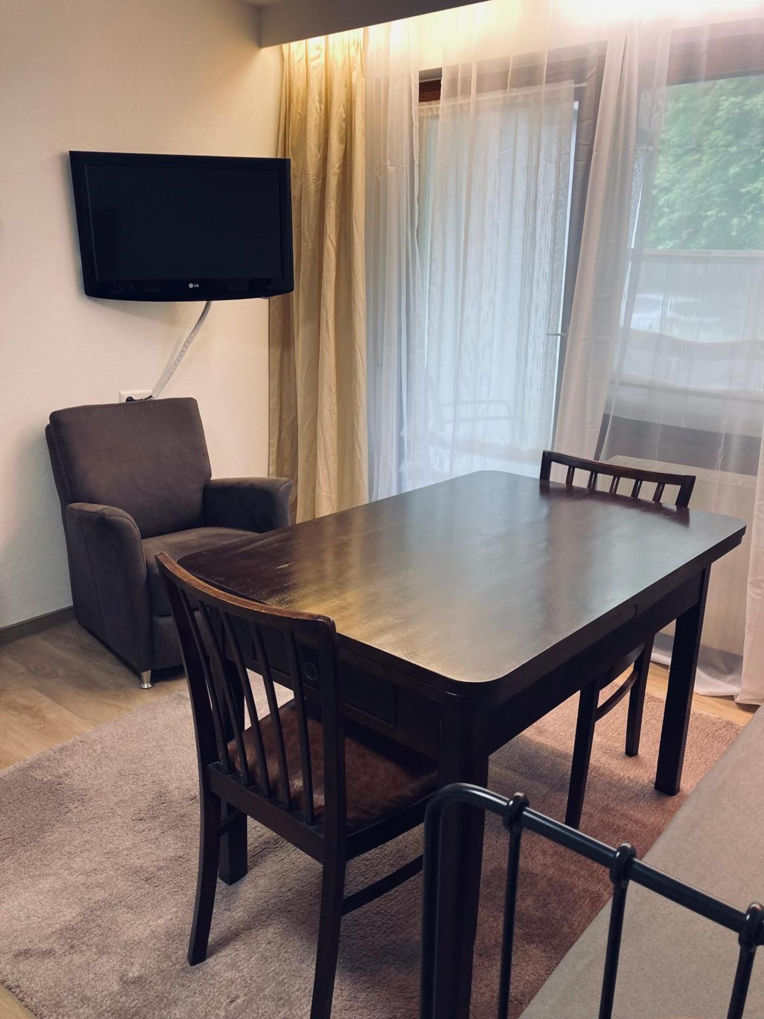 Free Apartment - Ermstal Bad Urach Eksteriør billede